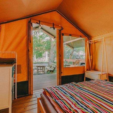 Rendes Glamping Hotell Balatonrendes Exteriör bild