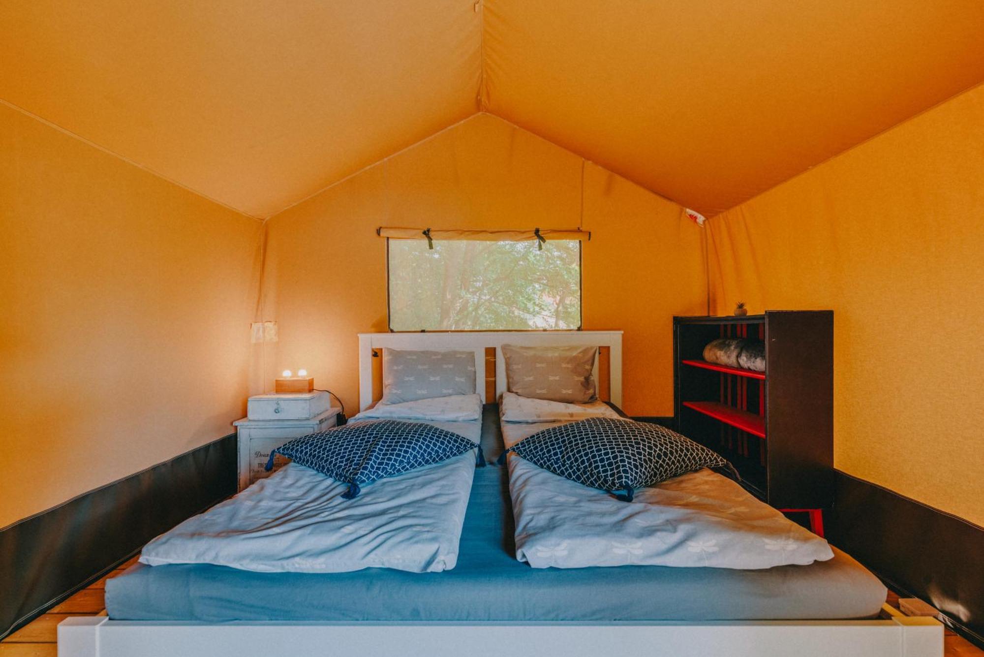 Rendes Glamping Hotell Balatonrendes Exteriör bild