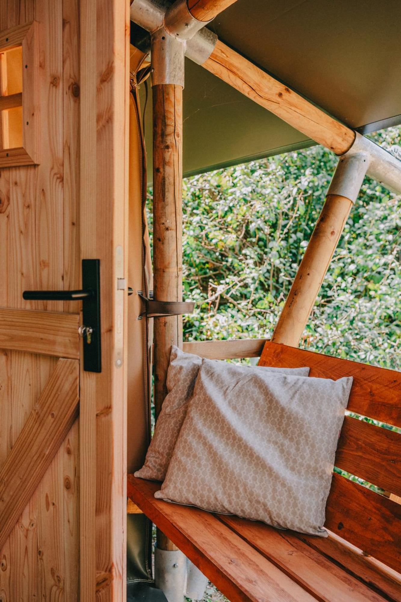 Rendes Glamping Hotell Balatonrendes Exteriör bild