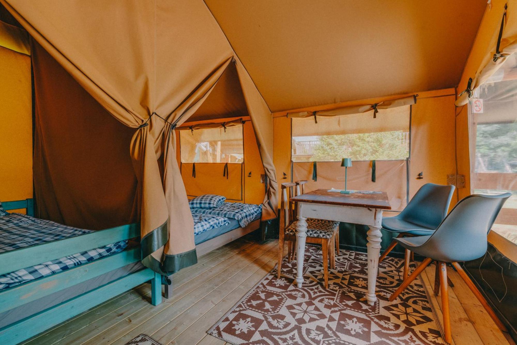 Rendes Glamping Hotell Balatonrendes Exteriör bild