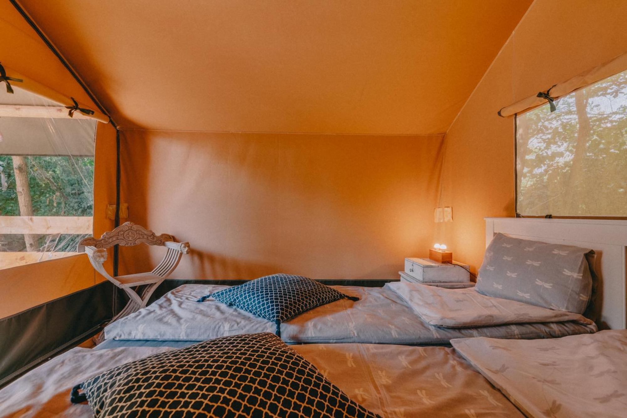 Rendes Glamping Hotell Balatonrendes Exteriör bild