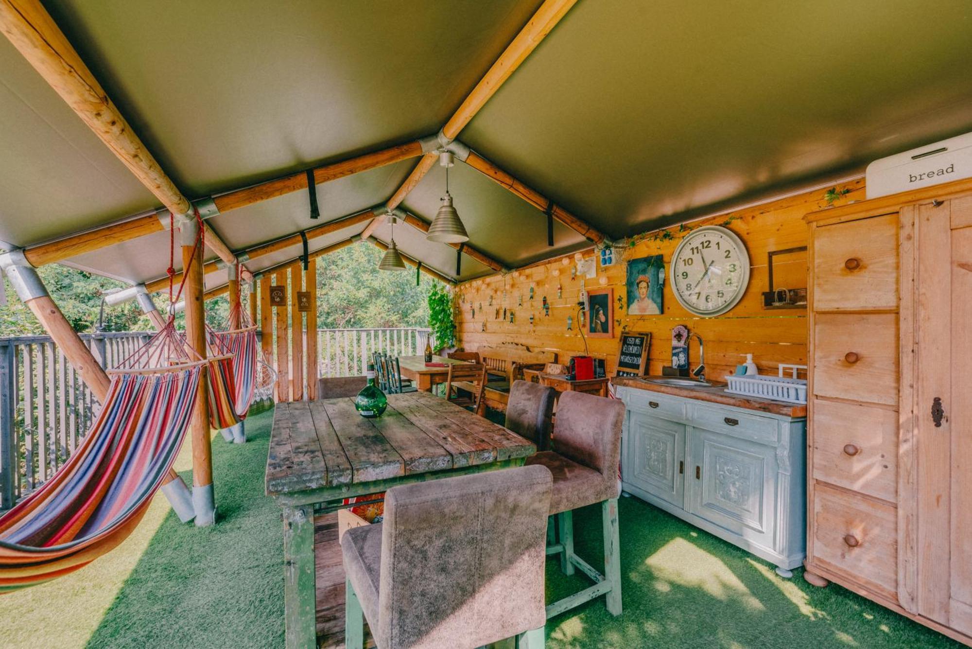 Rendes Glamping Hotell Balatonrendes Exteriör bild
